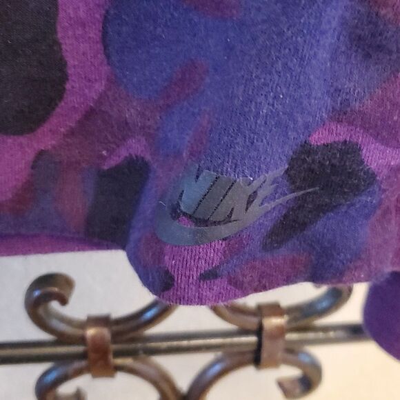 NIKE Tech Fleece Purple Camouflage Sweatshirt - Size XS - Picture 5 of 8